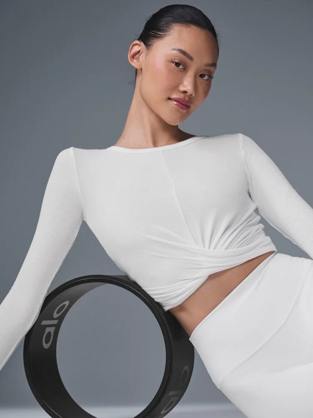 ALO Yoga Cover Long Sleeve Top White XS | Twist Front Cropped